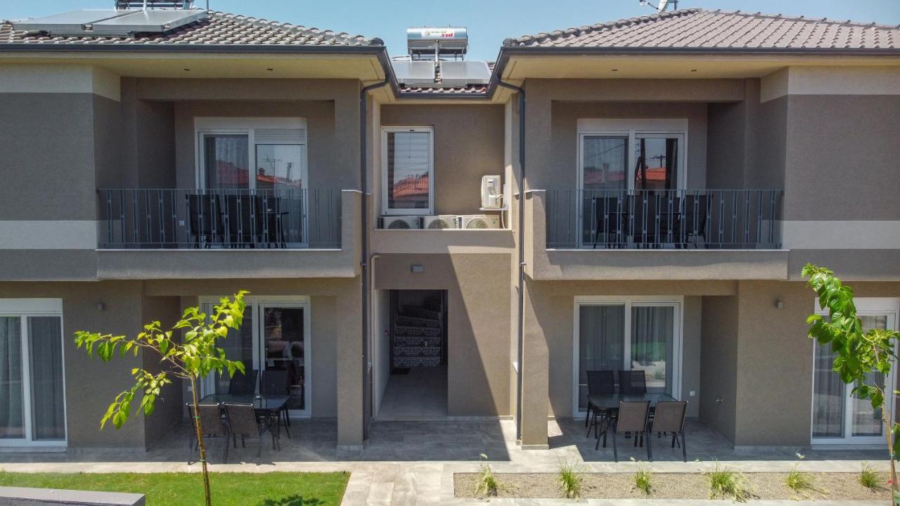 Kasta Family Apartments Nikíti Eksteriør bilde